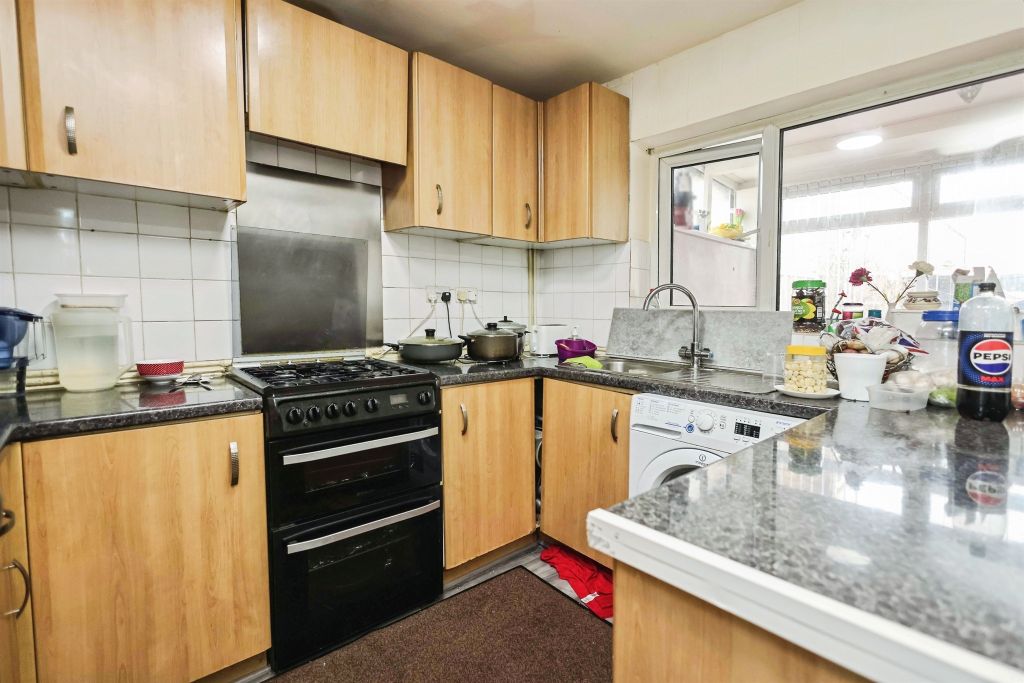 Property photo 3 of 31