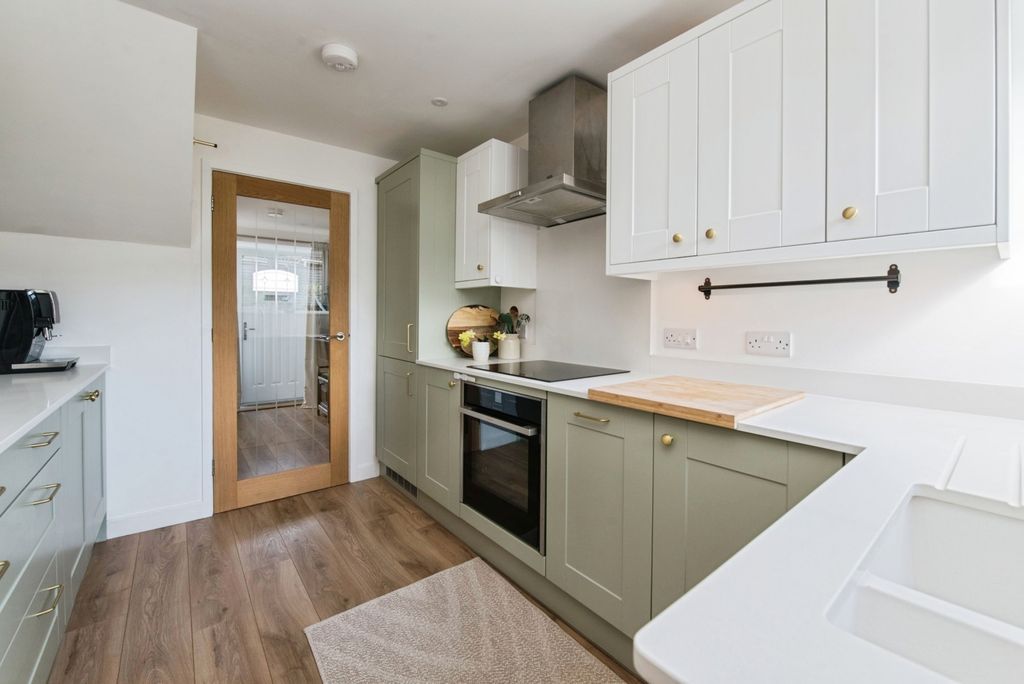 Property photo 2 of 20 Pbox-Img.Jpg