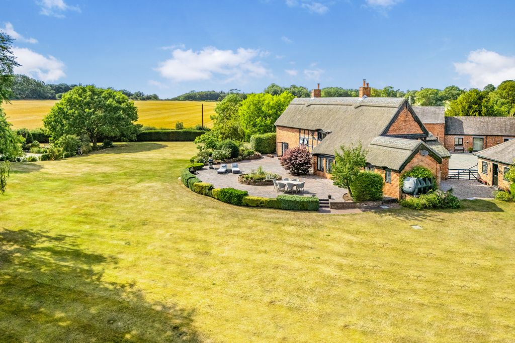 Property photo 1 of 43 House And Gardens