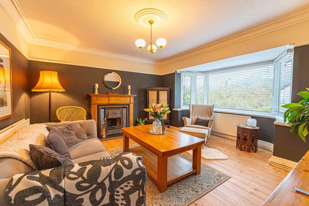 Property photo 3 of 43