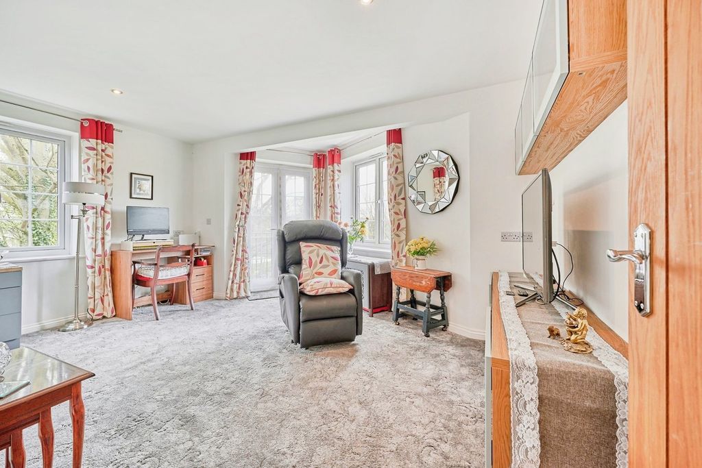 Property photo 2 of 14