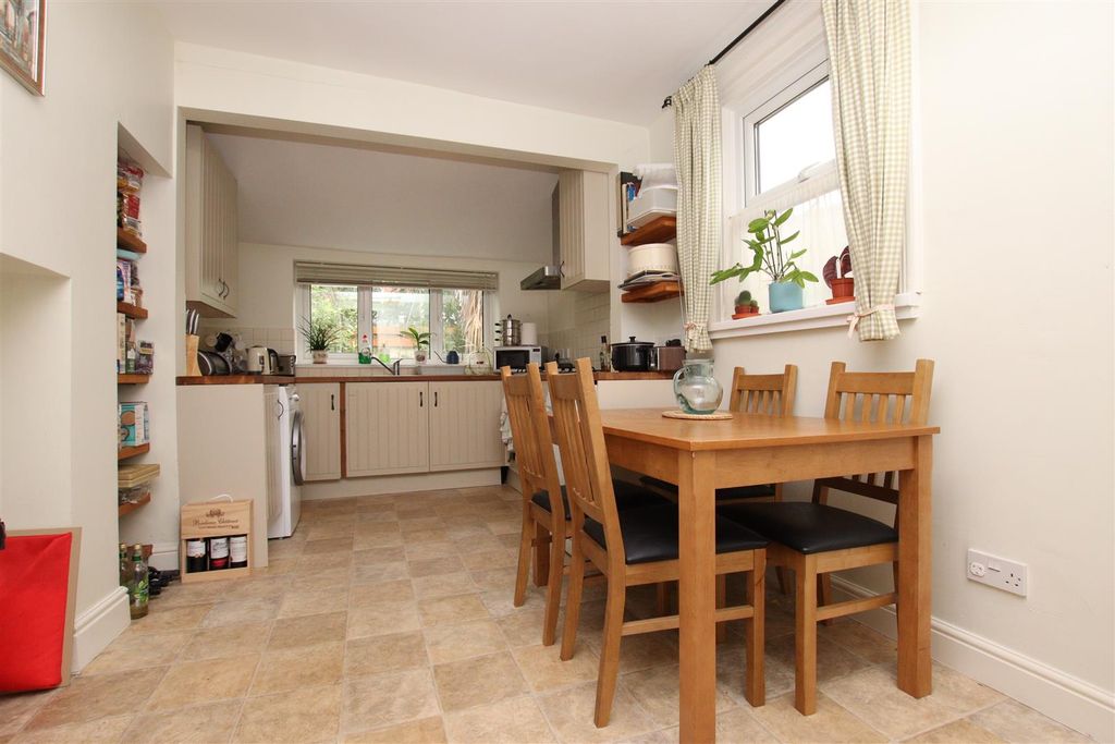 Property photo 2 of 11 Kitchen Diner.Jpg