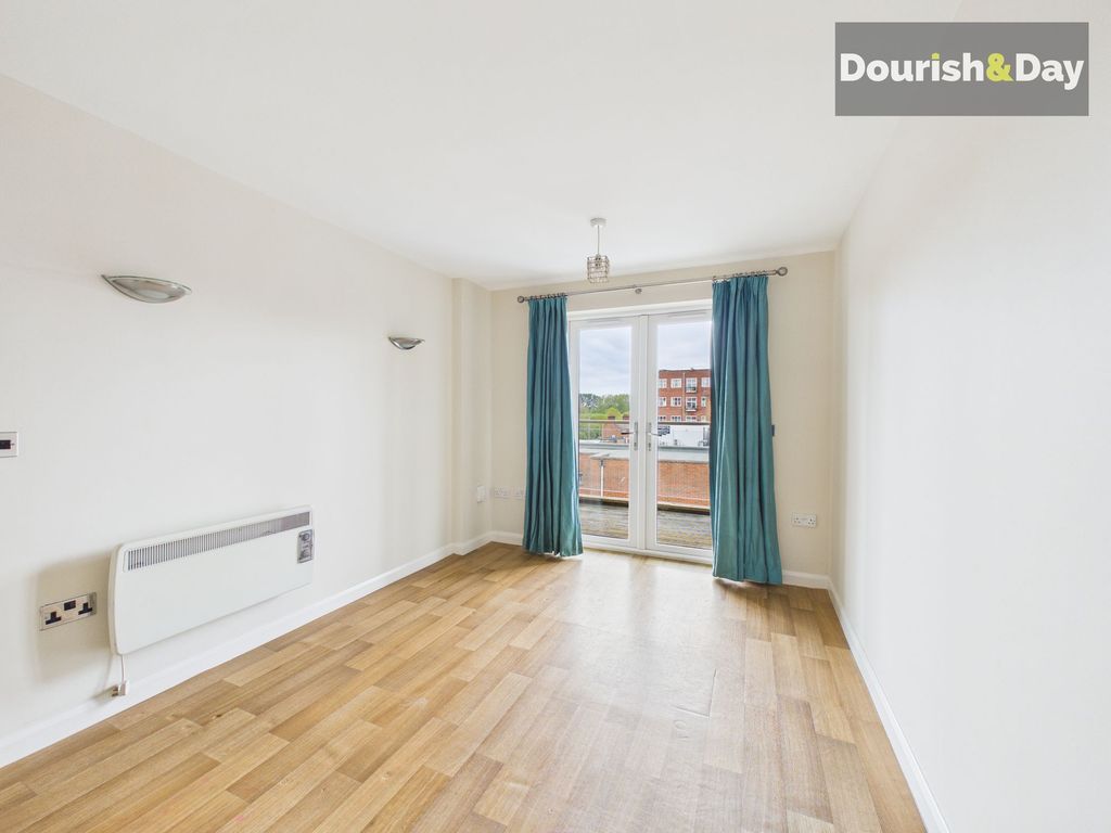 Property photo 3 of 9 Living Room