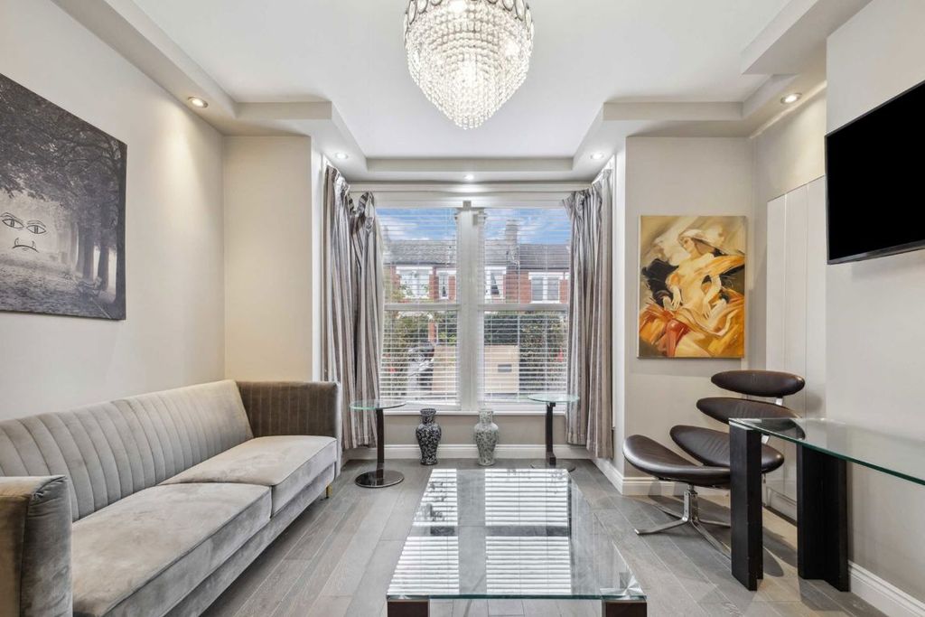 Property photo 2 of 4