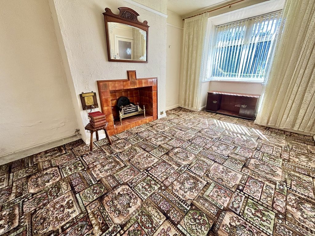 Property photo 3 of 29 Sitting Room