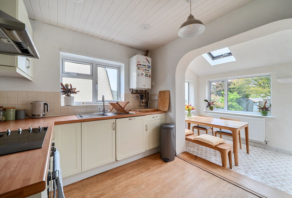 Property photo 2 of 20 1441678-17-69d928...