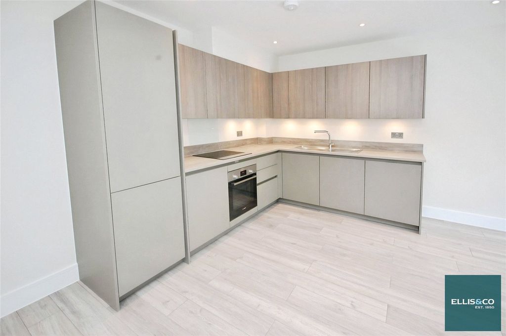 Property photo 3 of 7 Picture No. 12