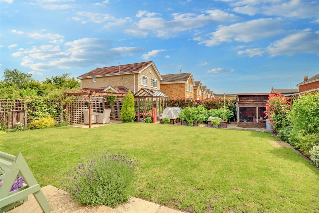 Property photo 2 of 20 11Belmontavenue-10S.Jpg