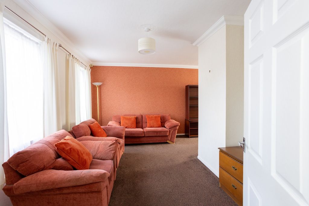 Property photo 3 of 23