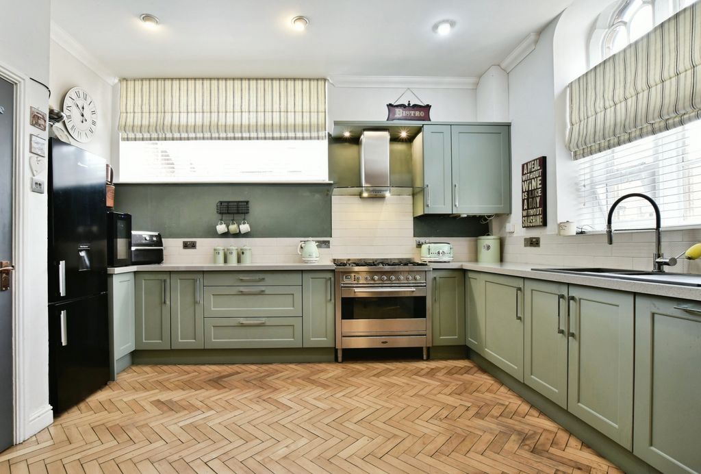 Property photo 2 of 20 Kitchen Diner