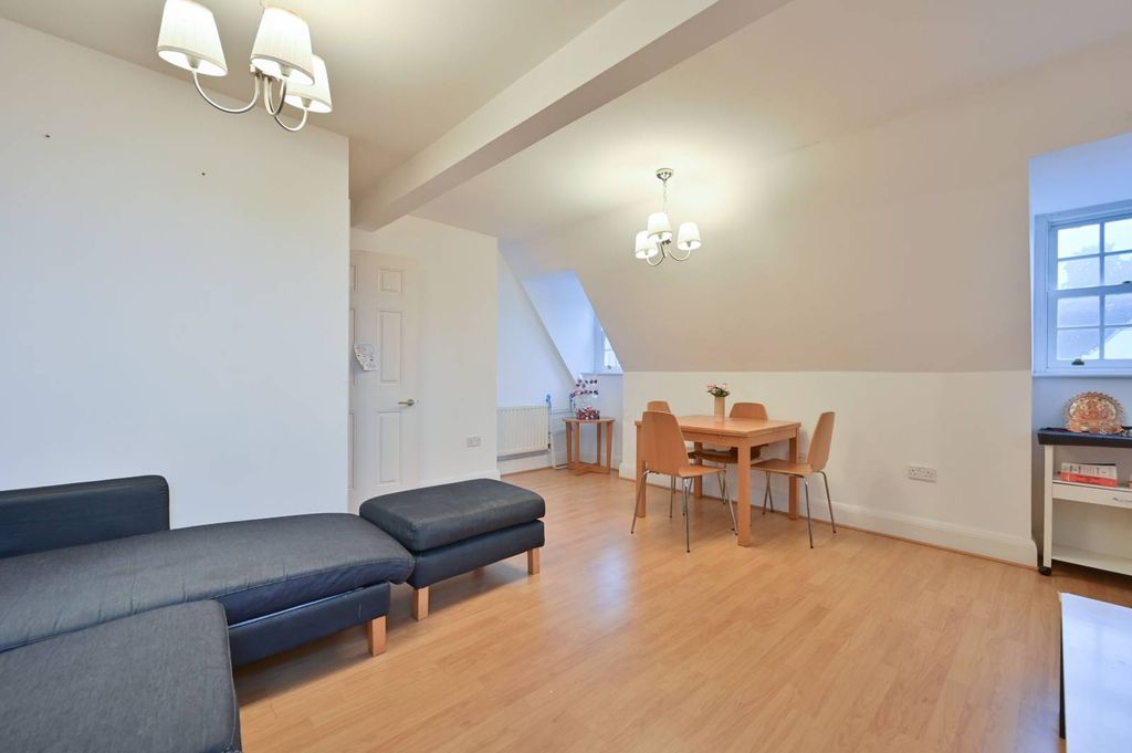 Property photo 3 of 14