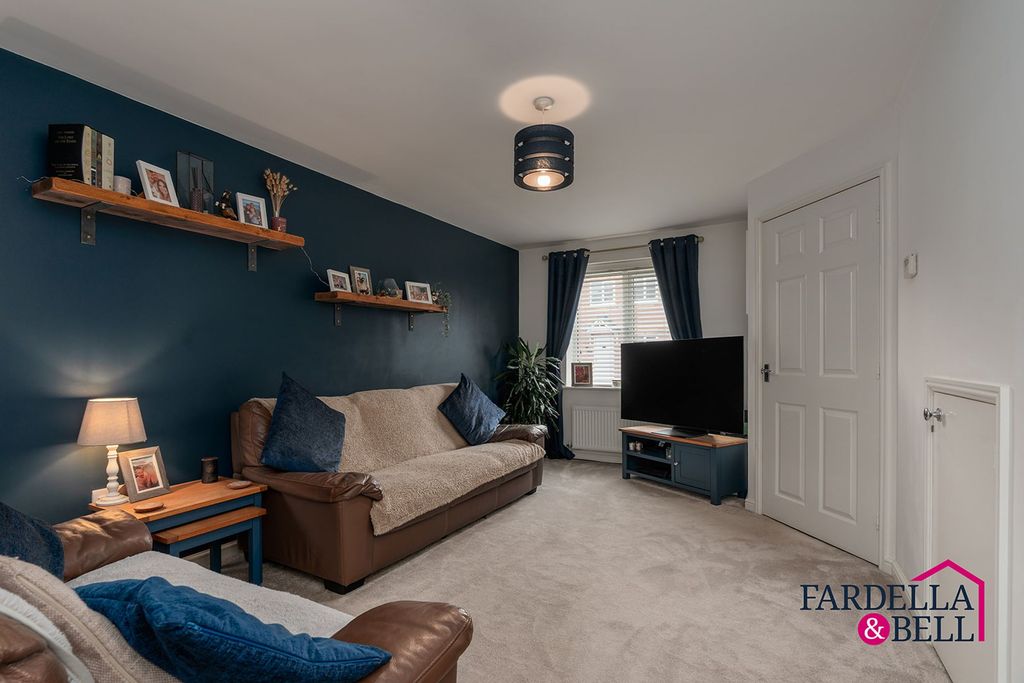 Property photo 2 of 13