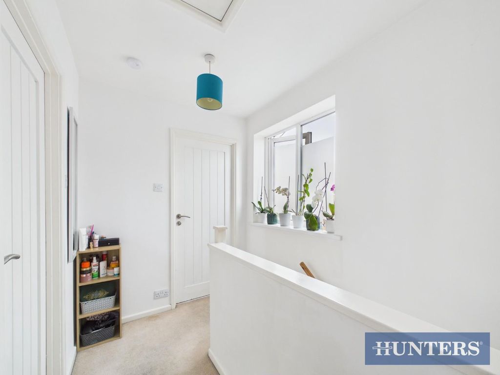 Property photo 3 of 16 Cam01450G0-Pr0302-Still004.Jpg