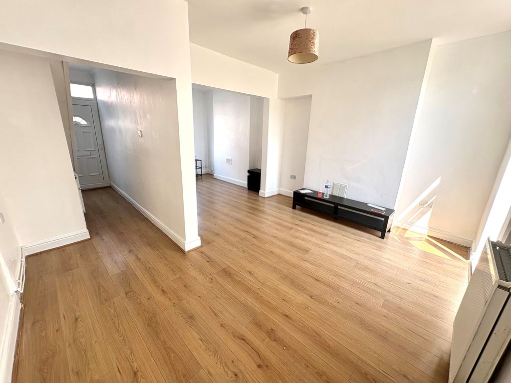 Property photo 2 of 15 Image
