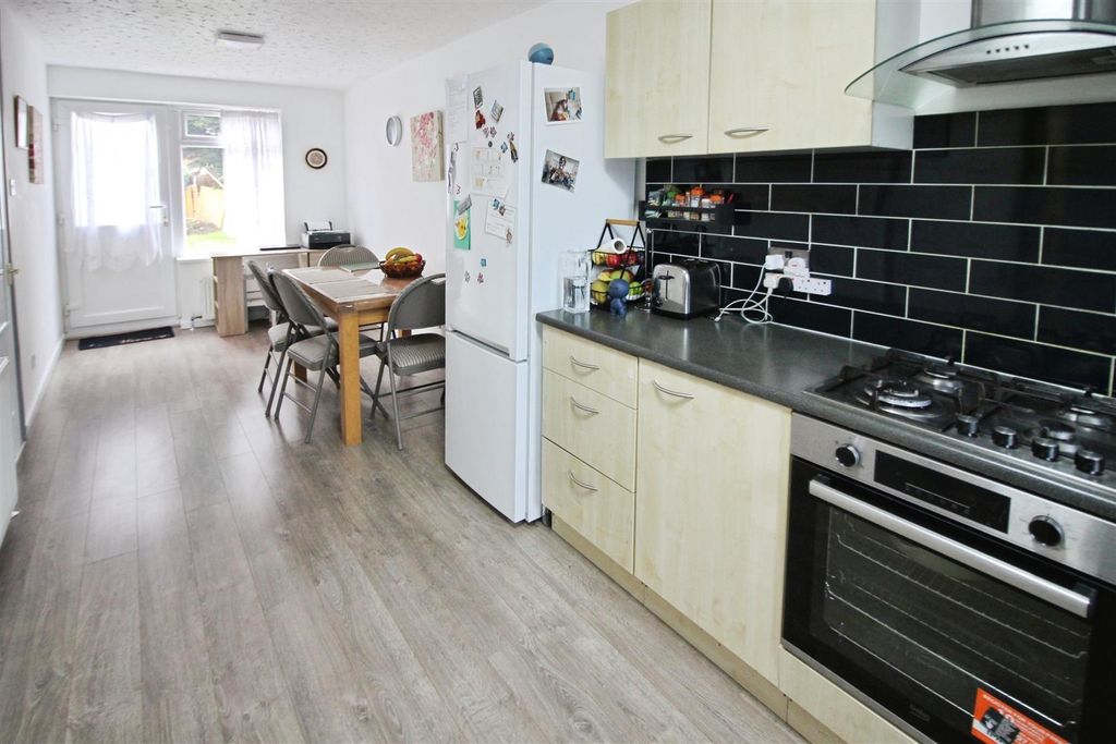 Property photo 3 of 17 Kitchen/Diner