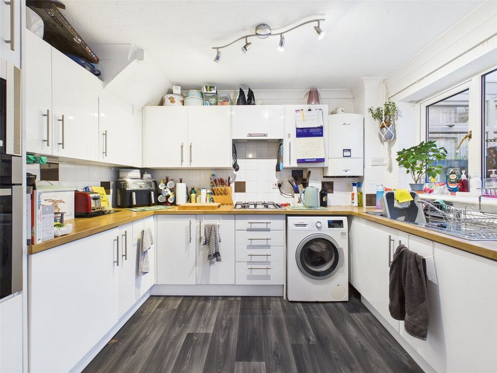 Property photo 2 of 18 Picture No. 21