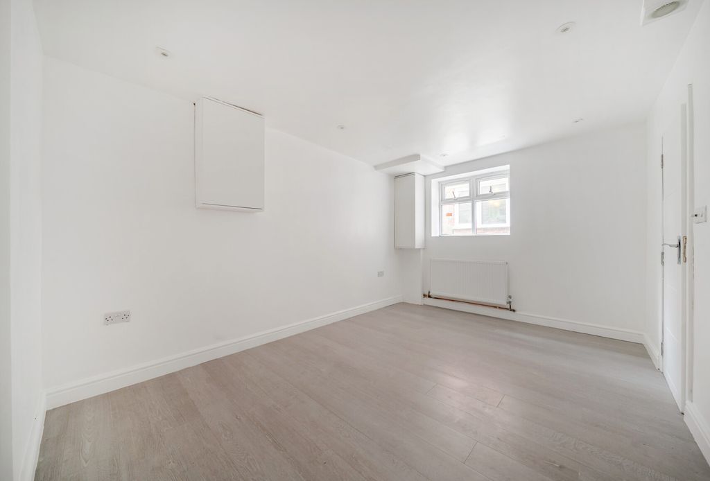 Property photo 3 of 20 1400305-7-69661c7...