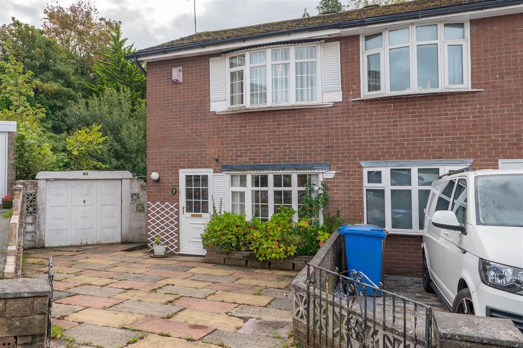 Property photo 1 of 17 Front External