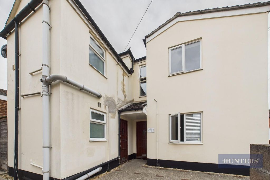 Property photo 1 of 8 Cam05152G0-Pr0206-Still014.Jpg