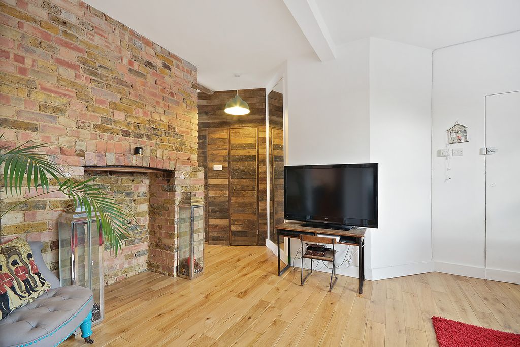 Property photo 2 of 8