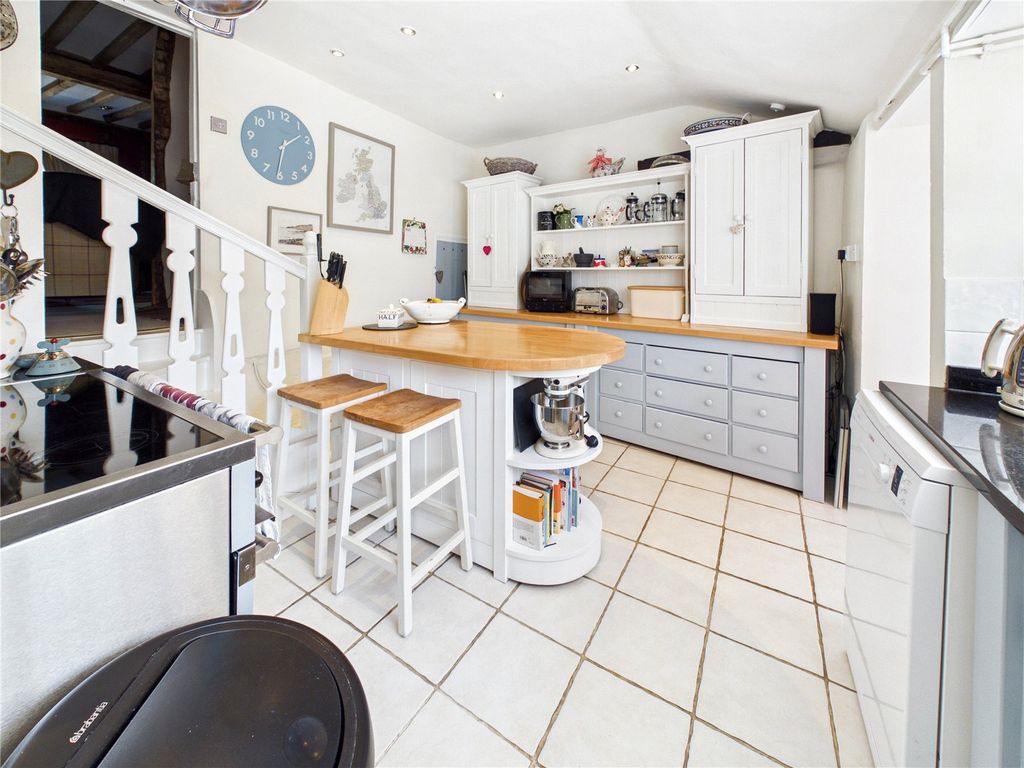 Property photo 2 of 33 Kitchen