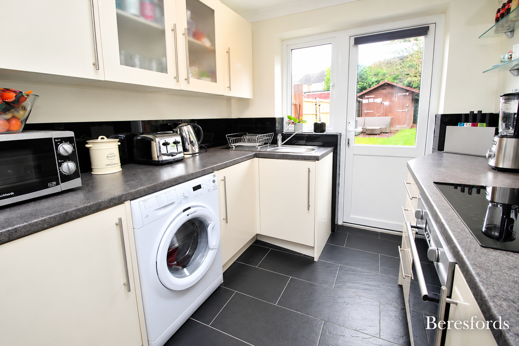 Property photo 2 of 9 Kitchen