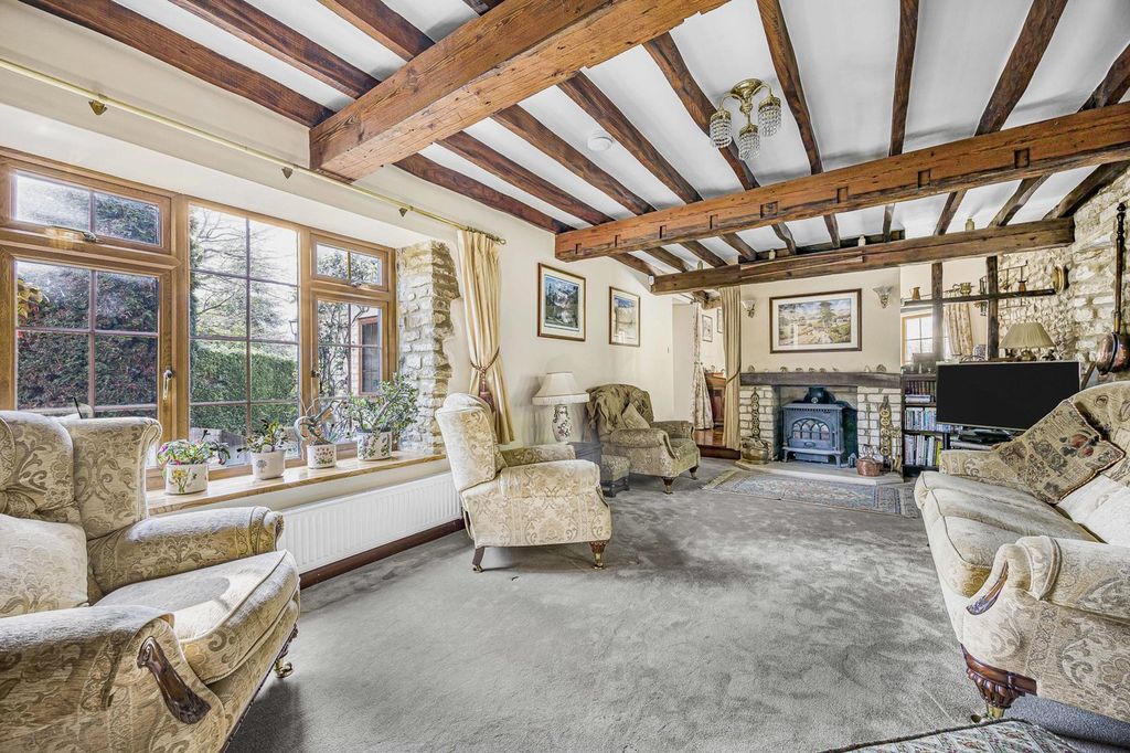 Property photo 3 of 33