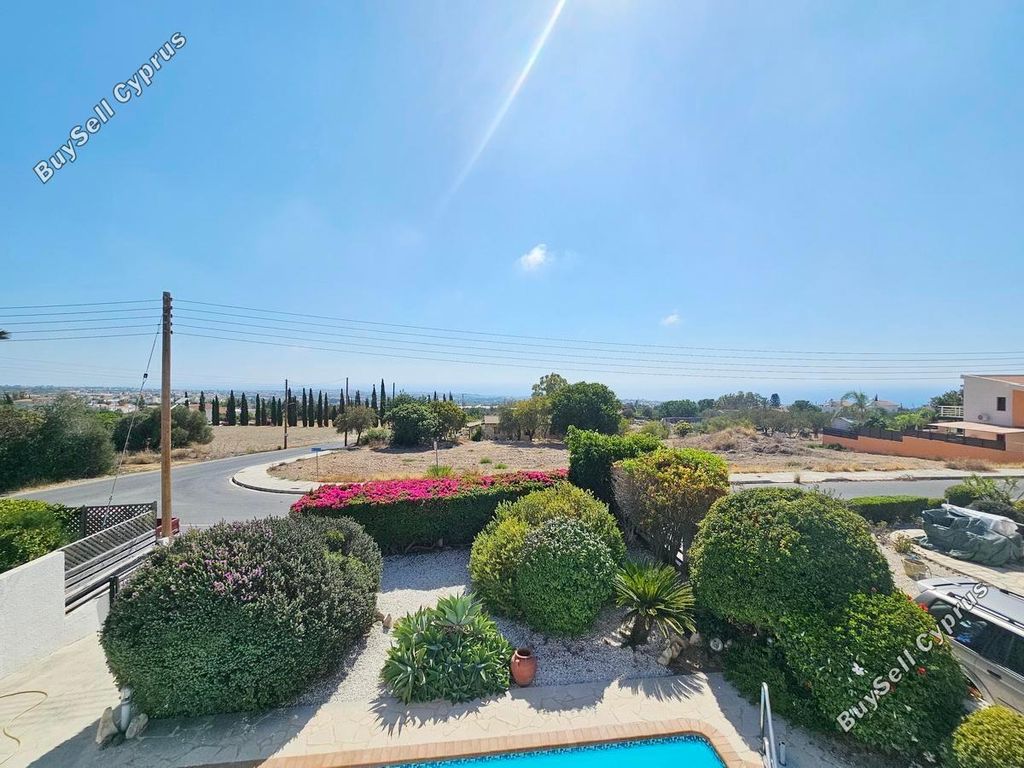 Property photo 2 of 51