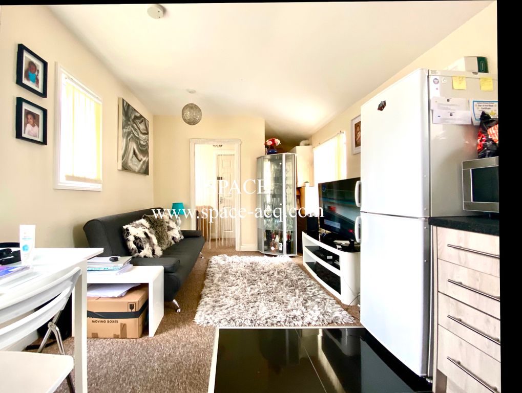 Property photo 3 of 8
