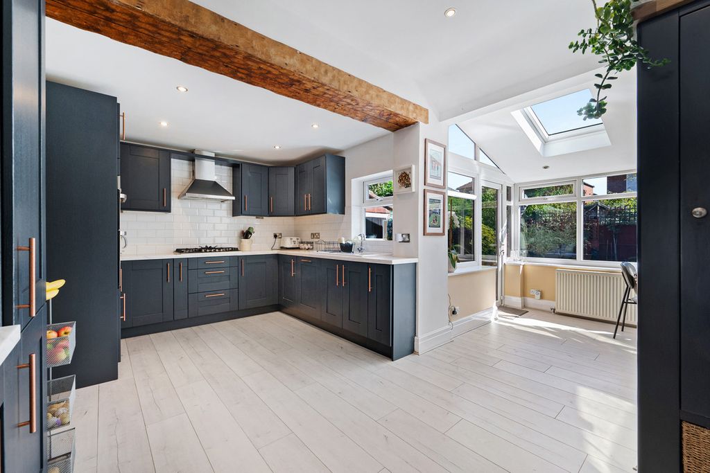 Property photo 2 of 26