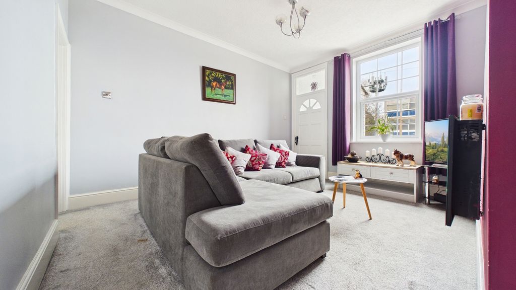 Property photo 2 of 13 Cam03669G0-Pr0060-Still002