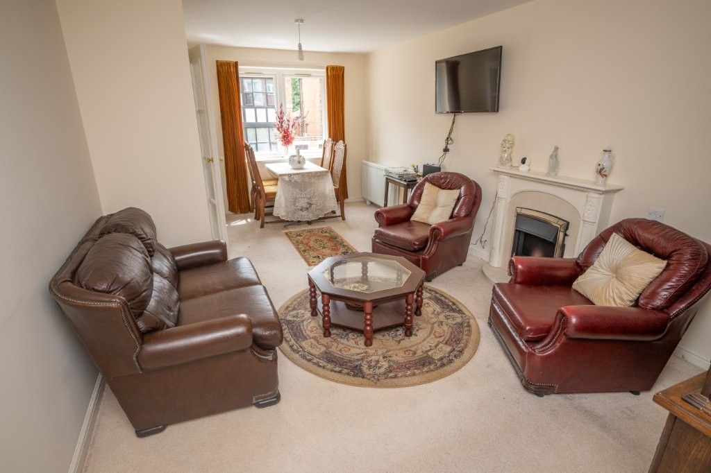 Property photo 3 of 12