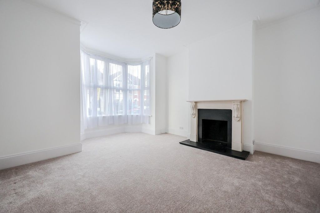 Property photo 3 of 25