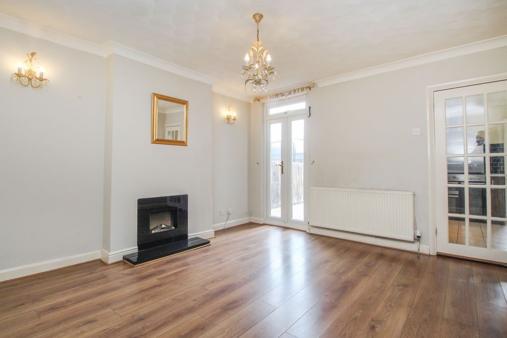 Property photo 2 of 15 Lounge