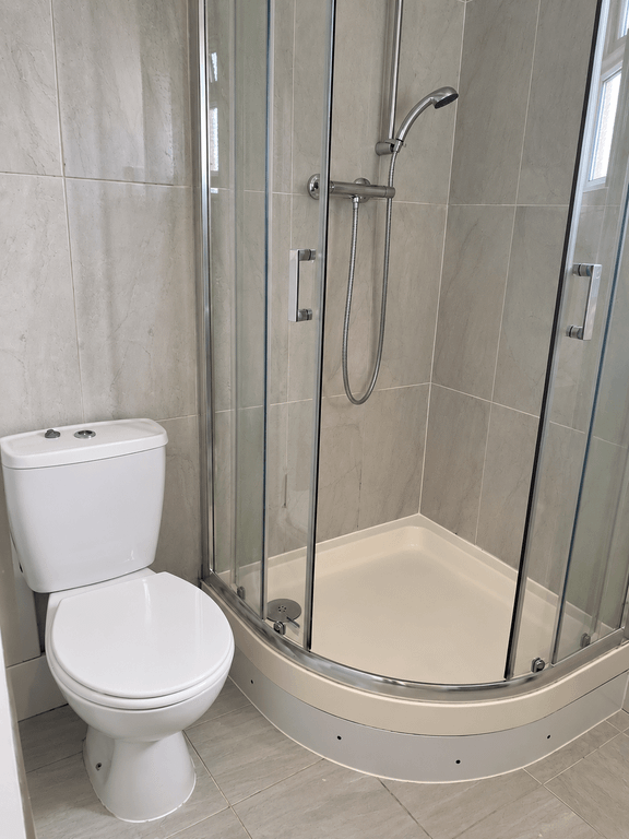 Property photo 3 of 7 Bathroom