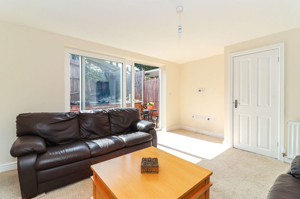 Property photo 2 of 14