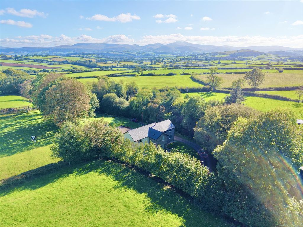 Property photo 1 of 31 Dji_Fly_20260921_154918_0432_1790002208529_Photo.J