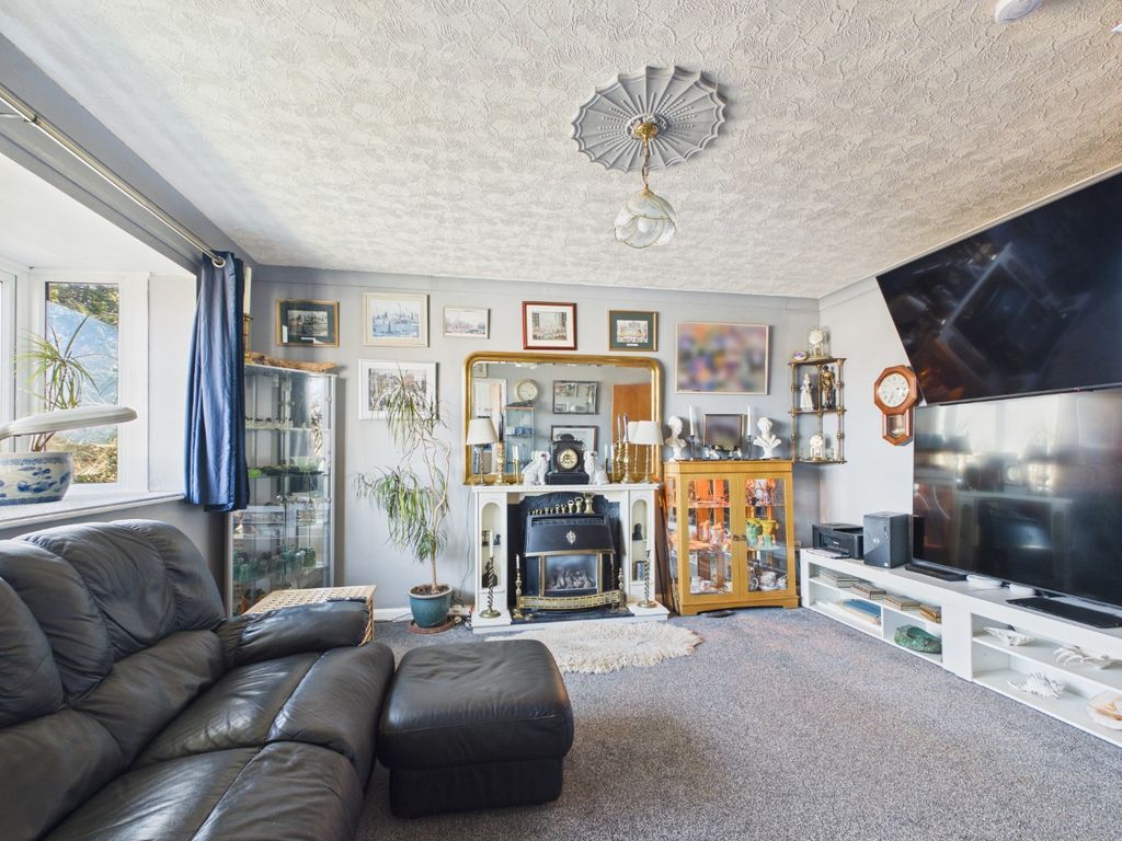 Property photo 3 of 10 4998526