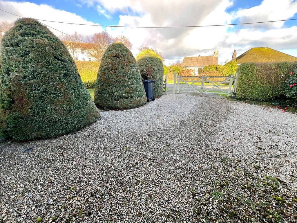 Property photo 3 of 21