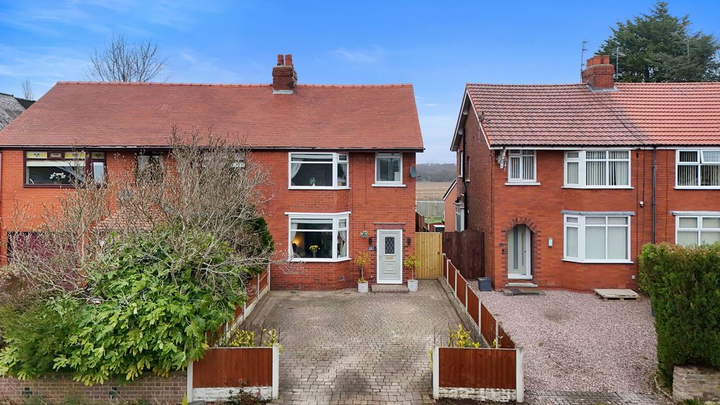 Property photo 1 of 33