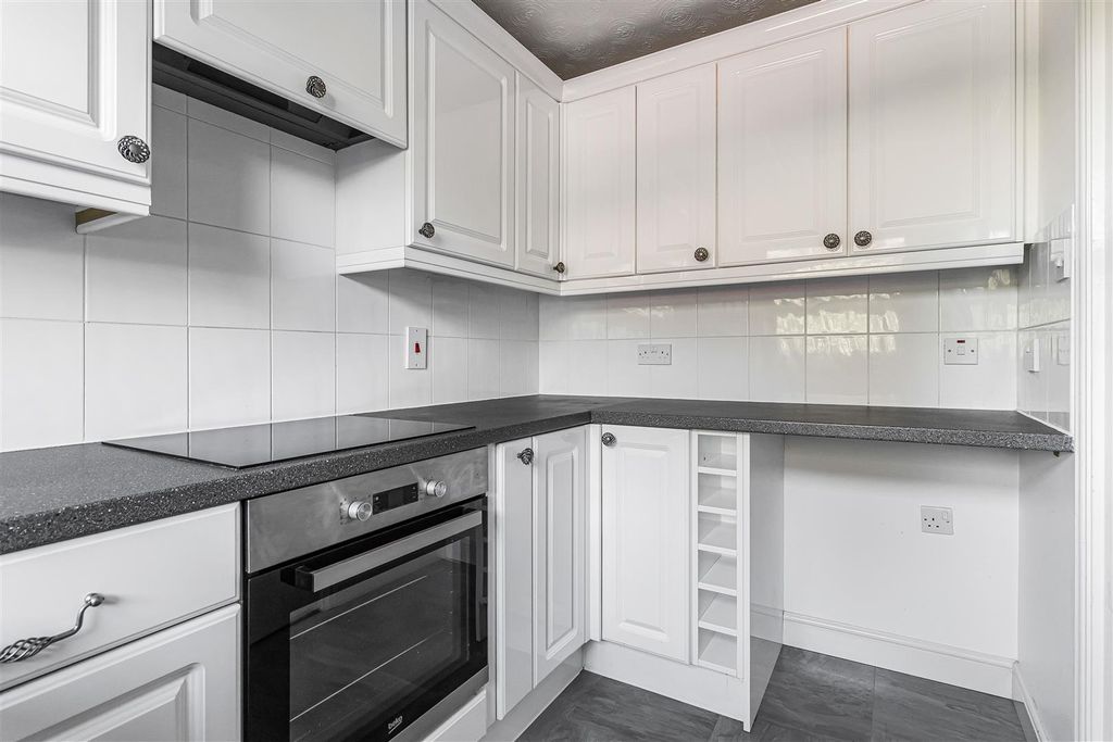 Property photo 3 of 18 10_95083.Jpg