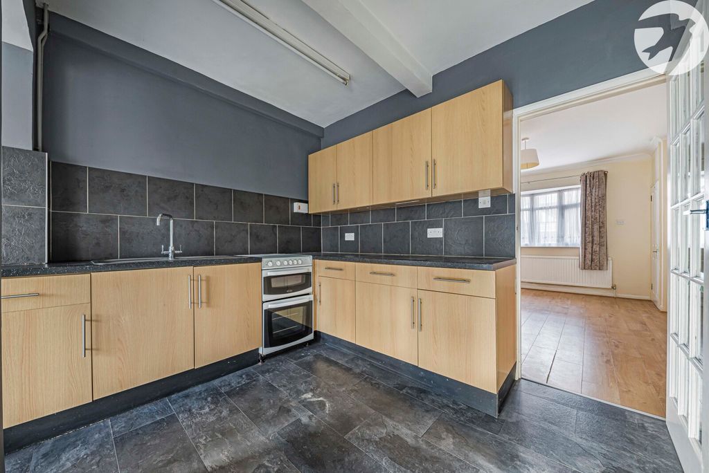 Property photo 3 of 23 Picture No. 19