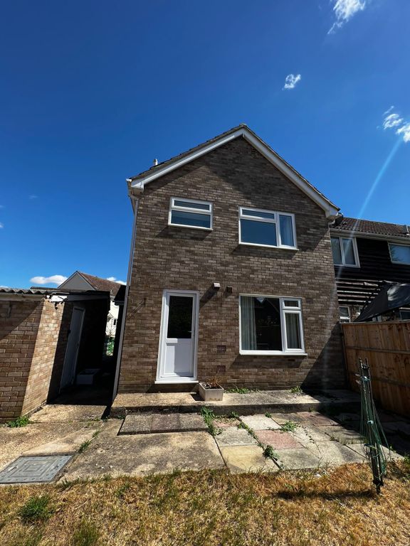 Property photo 3 of 8 Garden