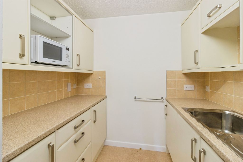 Property photo 3 of 19