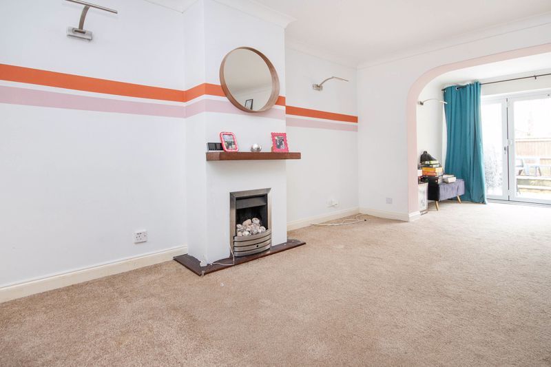 Property photo 3 of 12 Lounge