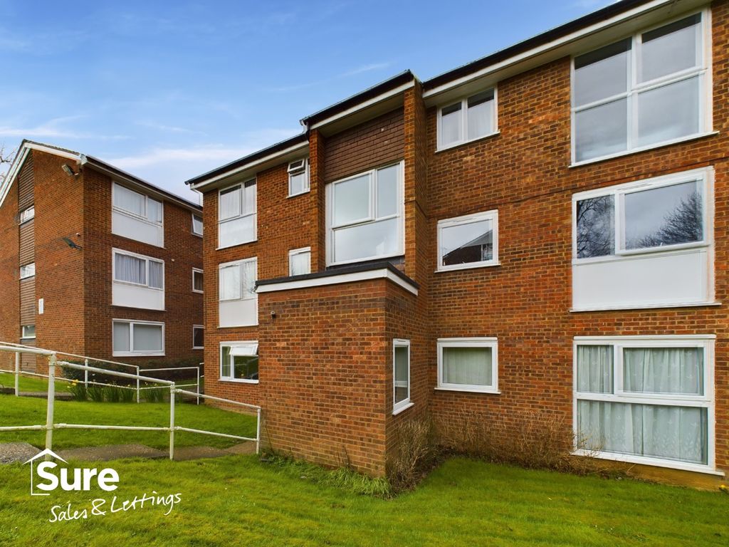 Property photo 3 of 8 995354