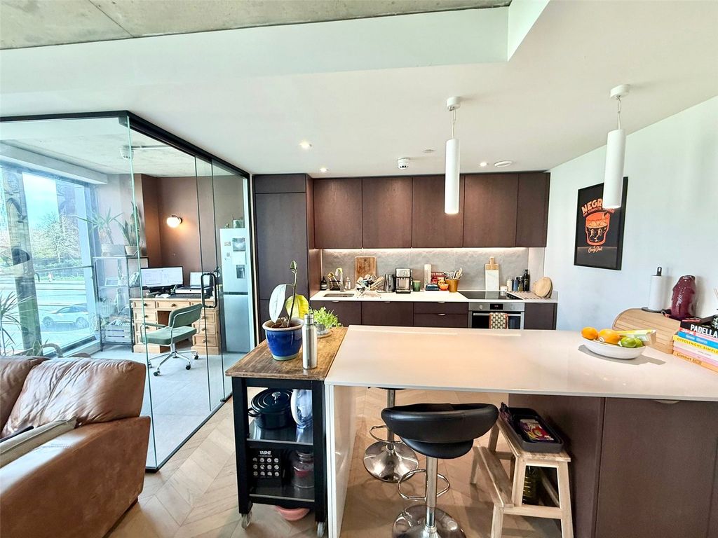 Property photo 3 of 11 Kitchen