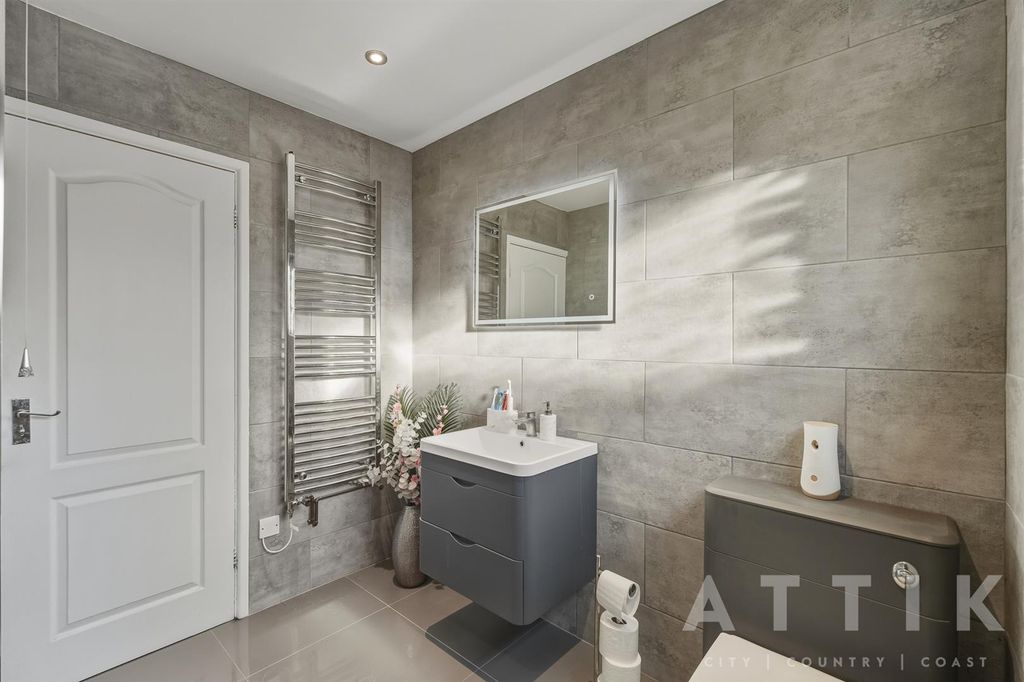 Additional image 19 of 4 bed semi-detached bungalow for saleChichester Road, Halesworth IP19