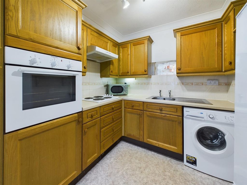 Property photo 2 of 34 Kitchen