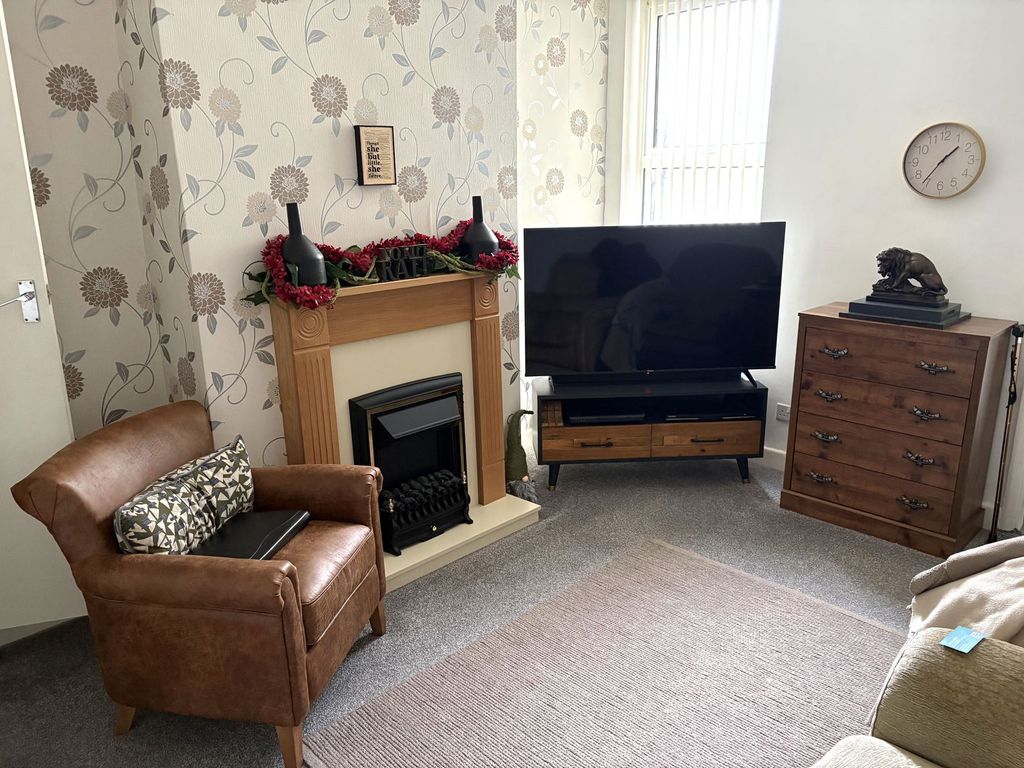 Property photo 3 of 8